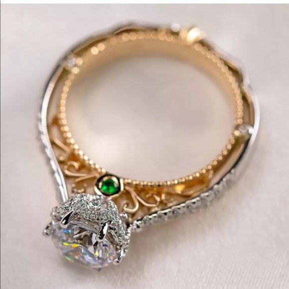 Lovely 925 Silver Simulated White Sapphire Ring - Picture 3 of 12